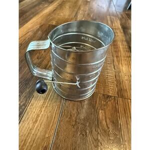 Vintage Metal Flour Sifter Hand Crank 3 Cup Kitchen Baking Tool Farmhouse Decor